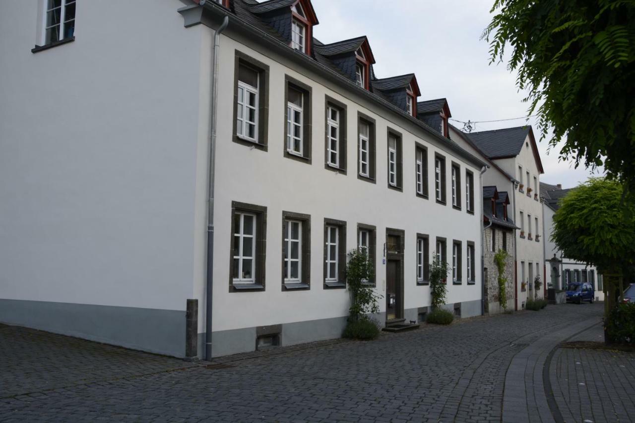 Stiftsherrenhaus Munstermaifeld ภายนอก รูปภาพ
