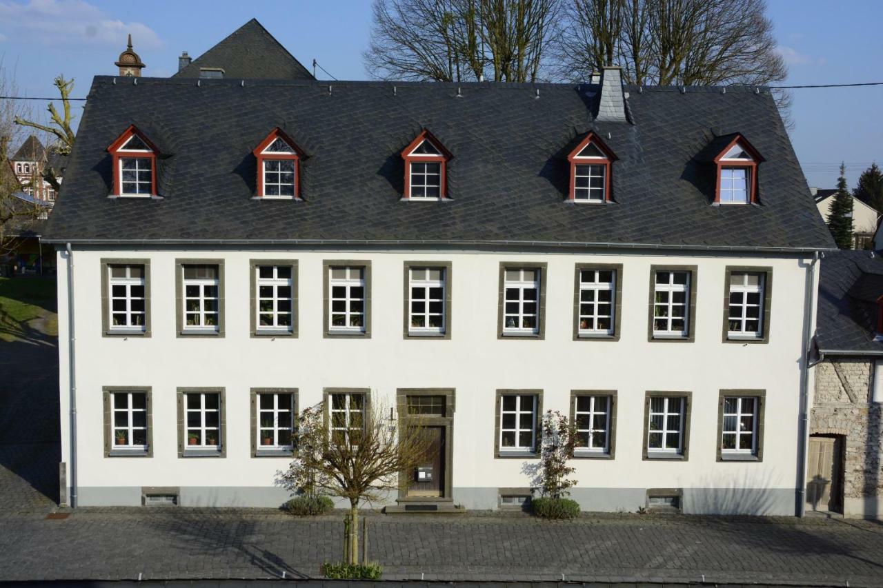 Stiftsherrenhaus Munstermaifeld ภายนอก รูปภาพ